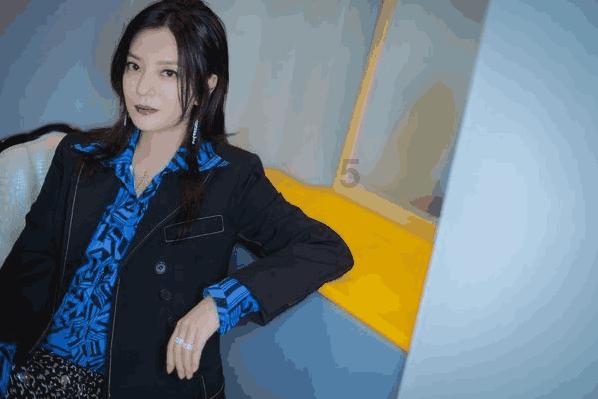 同色彩相撞