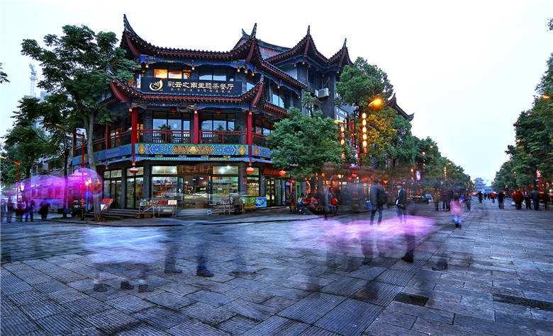 华硕灵耀14 2024：长续航AI超轻薄本，让移动办公更轻松